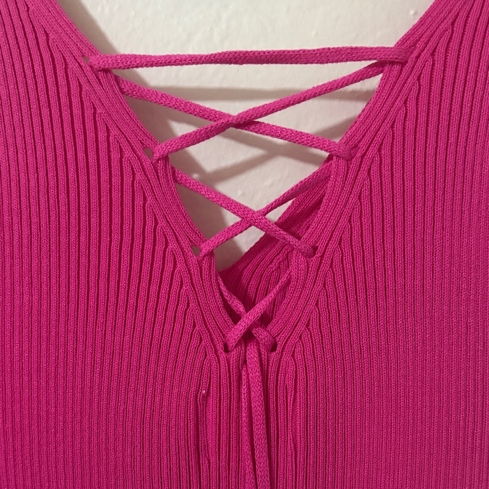 Elegant Pink Sleeveless Dress - Picture 3 of 5